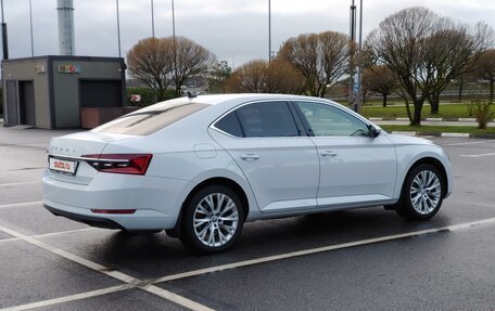 Skoda Superb III рестайлинг, 2019 год, 2 950 000 рублей, 3 фотография