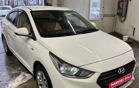 Hyundai Solaris II рестайлинг, 2017 год, 1 320 000 рублей, 2 фотография