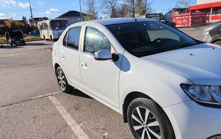 Renault Logan II, 2016 год, 747 000 рублей, 3 фотография