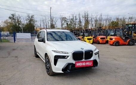 BMW X7, 2022 год, 18 000 000 рублей, 2 фотография