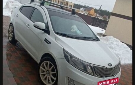 KIA Rio III рестайлинг, 2013 год, 900 000 рублей, 2 фотография