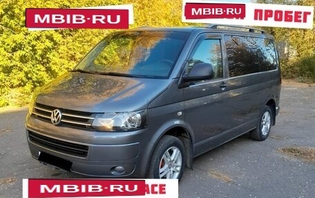 Volkswagen Caravelle T5, 2014 год, 2 200 000 рублей, 1 фотография