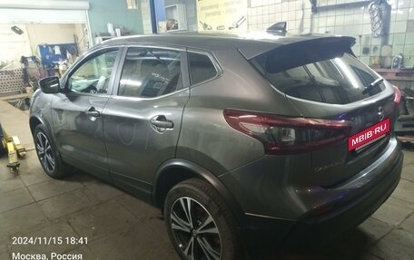 Nissan Qashqai, 2021 год, 2 400 000 рублей, 2 фотография