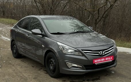 Hyundai Solaris II рестайлинг, 2016 год, 990 000 рублей, 3 фотография