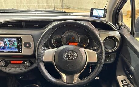 Toyota Vitz, 2014 год, 830 000 рублей, 11 фотография