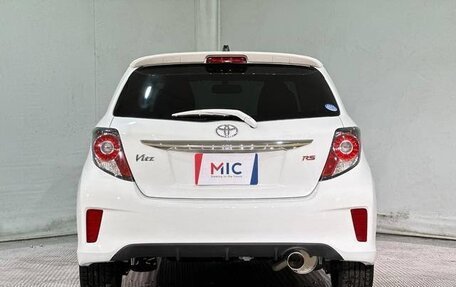 Toyota Vitz, 2014 год, 830 000 рублей, 7 фотография