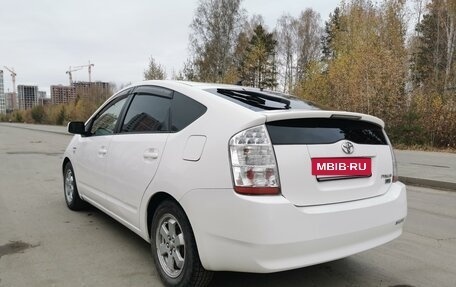 Toyota Prius, 2008 год, 815 000 рублей, 8 фотография