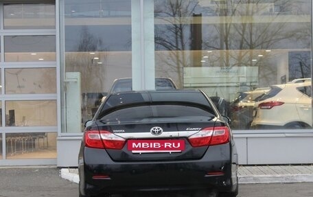 Toyota Camry, 2014 год, 1 570 000 рублей, 4 фотография