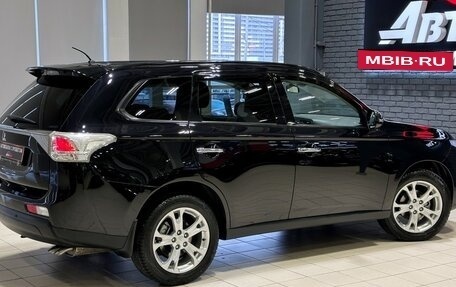 Mitsubishi Outlander III рестайлинг 3, 2012 год, 1 837 000 рублей, 6 фотография