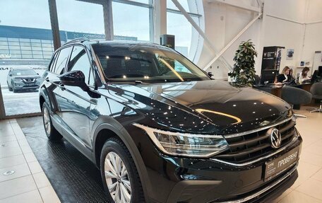 Volkswagen Tiguan II, 2022 год, 4 172 000 рублей, 3 фотография