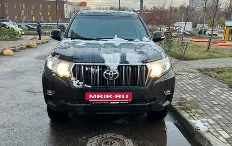 Toyota Land Cruiser Prado 150 рестайлинг 2, 2021 год, 5 800 000 рублей, 14 фотография