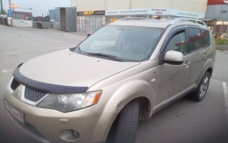 Mitsubishi Outlander III рестайлинг 3, 2007 год, 800 000 рублей, 3 фотография