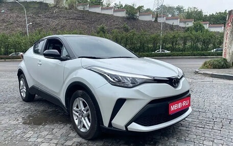 Toyota C-HR I рестайлинг, 2022 год, 2 300 007 рублей, 1 фотография