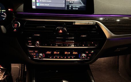 BMW 5 серия, 2017 год, 3 300 000 рублей, 23 фотография