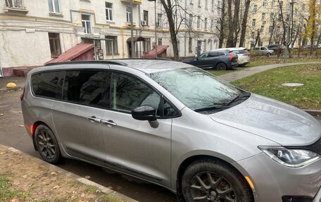 Chrysler Pacifica (RU), 2018 год, 3 500 000 рублей, 6 фотография