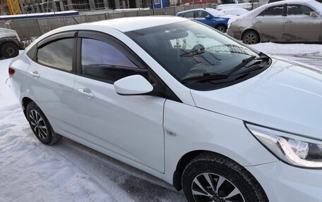 Hyundai Solaris II рестайлинг, 2013 год, 1 200 000 рублей, 21 фотография