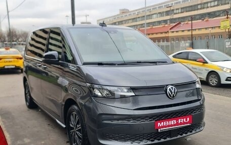 Volkswagen Multivan, 2022 год, 7 000 000 рублей, 10 фотография