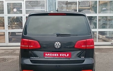 Volkswagen Touran III, 2010 год, 925 000 рублей, 5 фотография