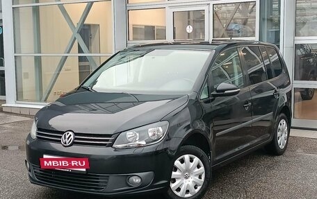 Volkswagen Touran III, 2010 год, 925 000 рублей, 2 фотография