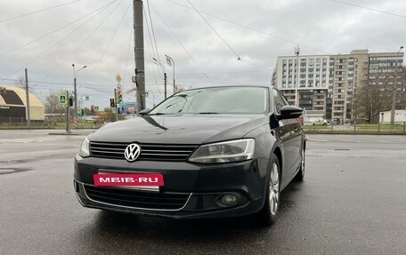 Volkswagen Jetta VI, 2013 год, 1 400 000 рублей, 2 фотография