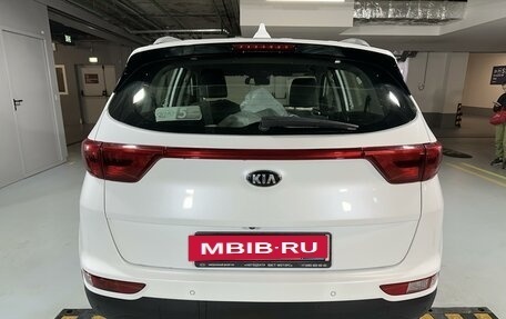 KIA Sportage IV рестайлинг, 2018 год, 2 160 000 рублей, 5 фотография