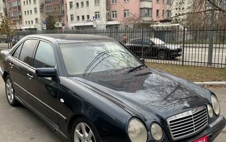 Mercedes-Benz E-Класс, 1998 год, 500 000 рублей, 2 фотография