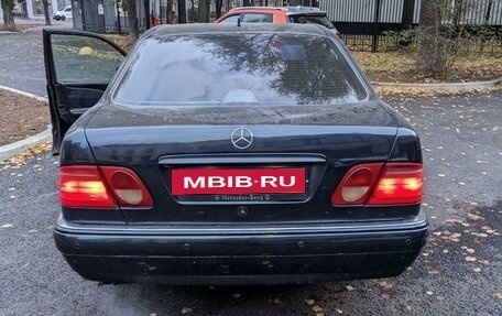 Mercedes-Benz E-Класс, 1998 год, 500 000 рублей, 4 фотография