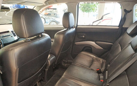 Mitsubishi Outlander III рестайлинг 3, 2010 год, 1 500 000 рублей, 16 фотография