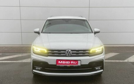 Volkswagen Tiguan II, 2019 год, 2 980 000 рублей, 2 фотография