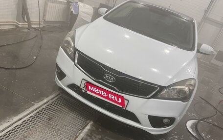 KIA cee'd I рестайлинг, 2011 год, 850 000 рублей, 2 фотография