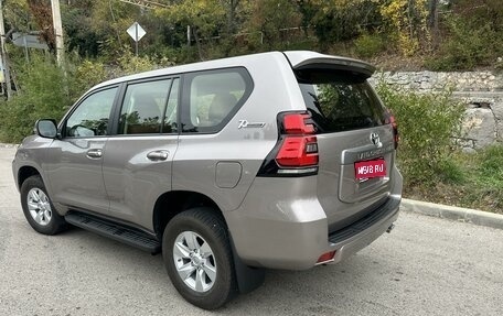 Toyota Land Cruiser Prado 150 рестайлинг 2, 2022 год, 8 900 000 рублей, 1 фотография