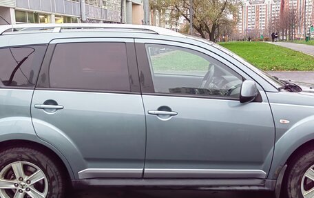 Mitsubishi Outlander III рестайлинг 3, 2008 год, 1 350 000 рублей, 10 фотография