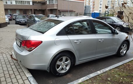 Chevrolet Cruze II, 2010 год, 800 000 рублей, 6 фотография