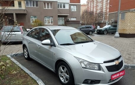 Chevrolet Cruze II, 2010 год, 800 000 рублей, 7 фотография