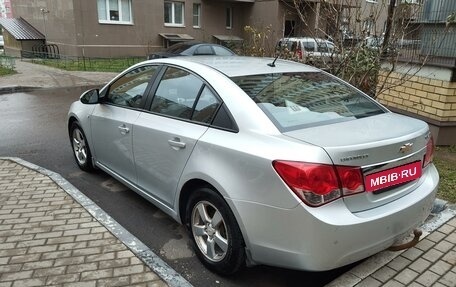 Chevrolet Cruze II, 2010 год, 800 000 рублей, 5 фотография