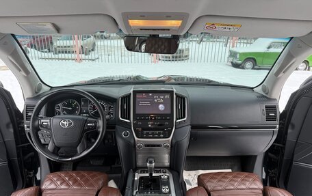 Toyota Land Cruiser 200, 2016 год, 6 200 000 рублей, 24 фотография