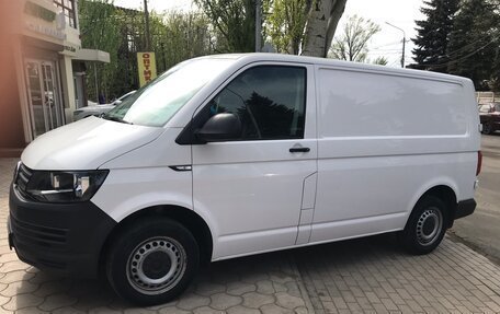 Volkswagen Transporter T6 рестайлинг, 2017 год, 2 200 000 рублей, 6 фотография