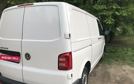 Volkswagen Transporter T6 рестайлинг, 2017 год, 2 200 000 рублей, 3 фотография