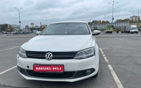 Volkswagen Jetta VI, 2013 год, 805 000 рублей, 1 фотография