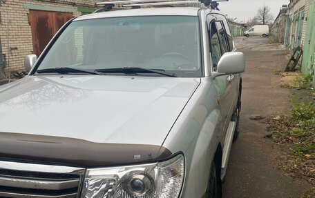 Toyota Land Cruiser 100 рестайлинг 2, 2006 год, 4 050 000 рублей, 8 фотография