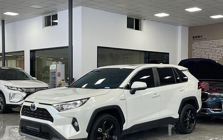 Toyota RAV4, 2020 год, 3 350 000 рублей, 3 фотография