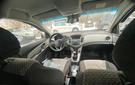 Chevrolet Cruze II, 2011 год, 800 000 рублей, 9 фотография