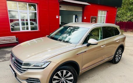 Volkswagen Touareg III, 2018 год, 4 795 000 рублей, 1 фотография