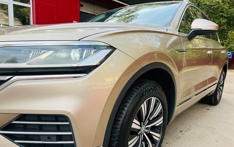 Volkswagen Touareg III, 2018 год, 4 795 000 рублей, 2 фотография