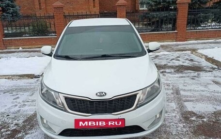 KIA Rio III рестайлинг, 2014 год, 1 000 000 рублей, 2 фотография