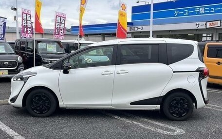 Toyota Sienta II, 2021 год, 1 670 090 рублей, 8 фотография