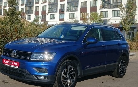 Volkswagen Tiguan II, 2018 год, 2 400 000 рублей, 1 фотография