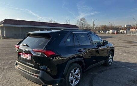 Toyota RAV4, 2021 год, 3 170 000 рублей, 4 фотография