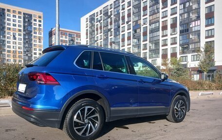 Volkswagen Tiguan II, 2018 год, 2 400 000 рублей, 9 фотография