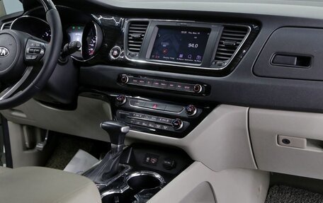 KIA Carnival III, 2018 год, 3 099 000 рублей, 12 фотография